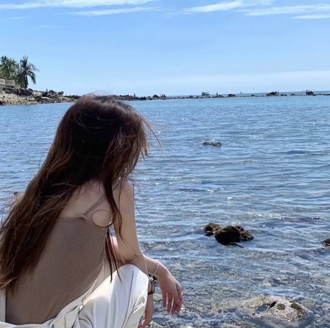 阳台上的女人们